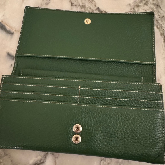 Maxx Green Leather Organizer Wallet - Picture 2 of 14